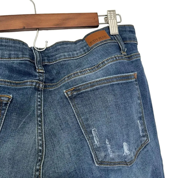 Judy Blue Relaxed Fit Mid-Rise Distressed Jeans Size 13|31 - Picture 7 of 9